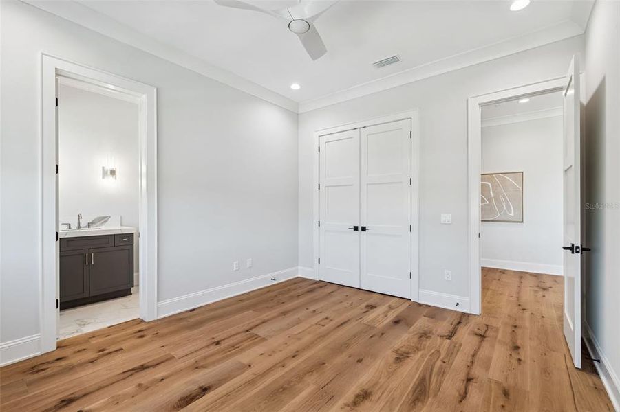 Spacious, unfurnished interior of a new home in , Tampa (Image 60).