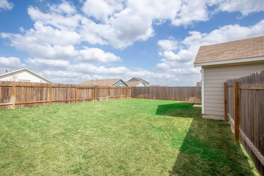 Exterior details and patio area of a home in Summerside, Lockhart (Image 19).