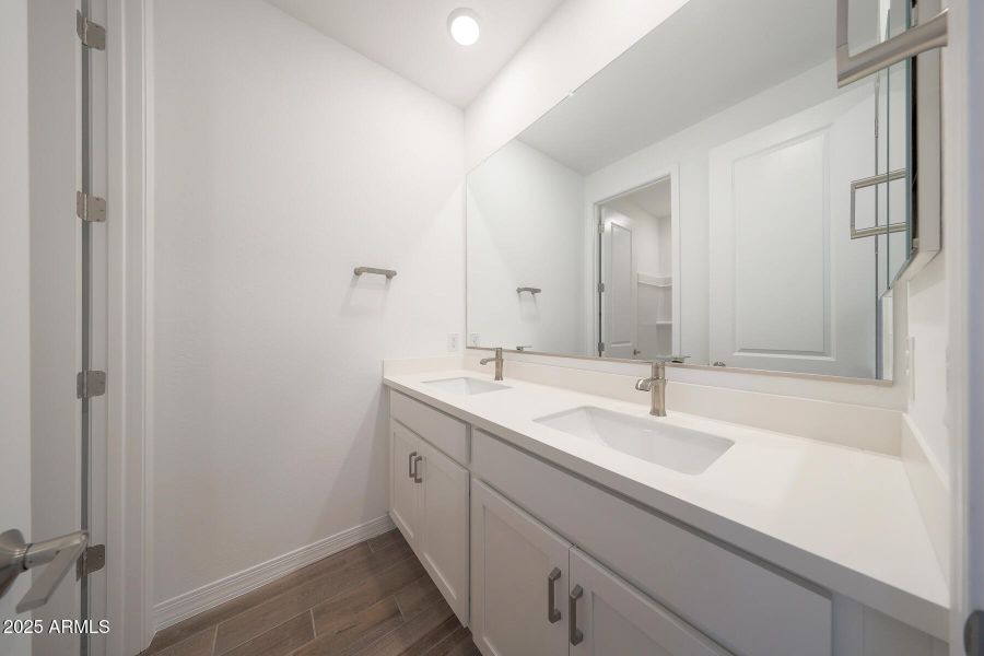 PHX_TierraVistoso_Lot 2010_Burgundy_1742