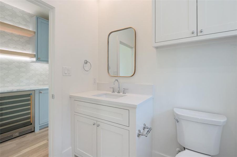 Furnished interior view inside a new home in , Dallas (Image 33).