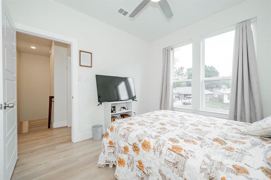 Furnished interior view inside a new home in , Gun Barrel City (Image 12).