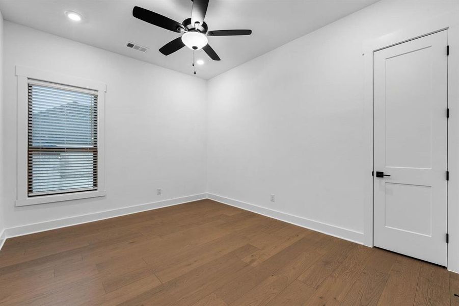 Spacious, unfurnished interior of a new home in The Woodlands, Krugerville (Image 9). Spacious, unfurnished interior of a new home in The Woodlands, Krugerville (Image 9).