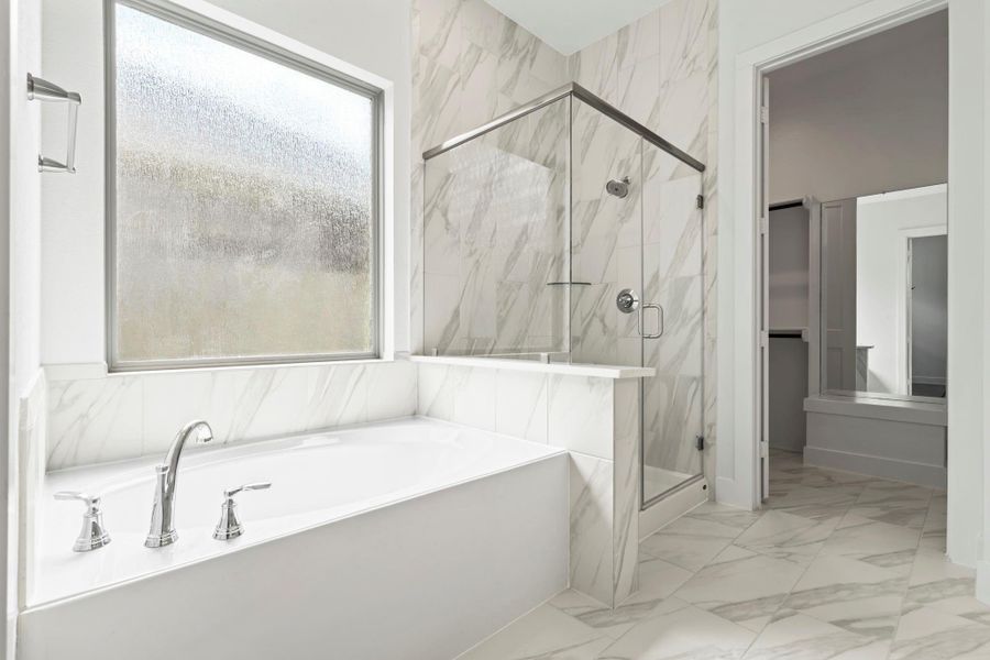 Furnished interior view inside a new home in Meridiana, Iowa Colony (Image 5).