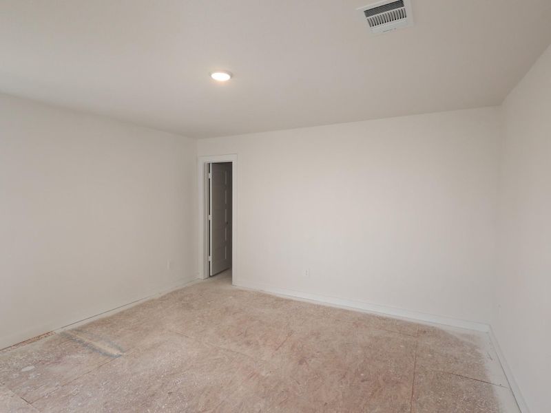 Spacious, unfurnished interior of a new home in Wildrye, Waller (Image 17).