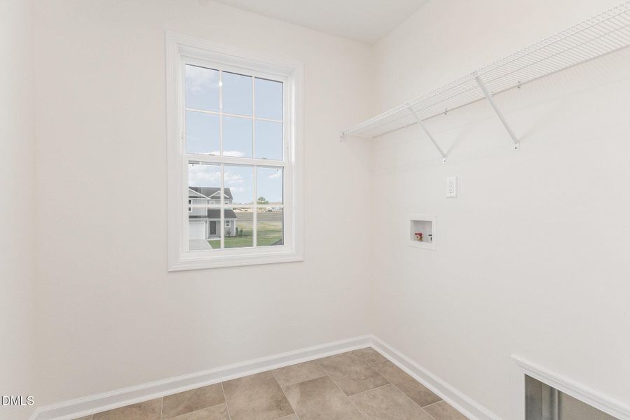 022_kv0a2002-edit_576