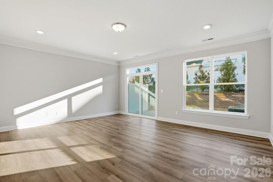 Spacious, unfurnished interior of a new home in Harrisburg Village, Harrisburg (Image 26).