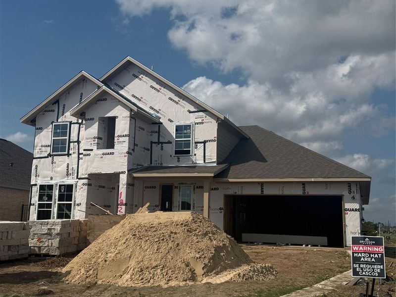 Exterior details and patio area of a home in Sierra Vista, Rosharon (Image 2). Exterior details and patio area of a home in Sierra Vista, Rosharon (Image 2).