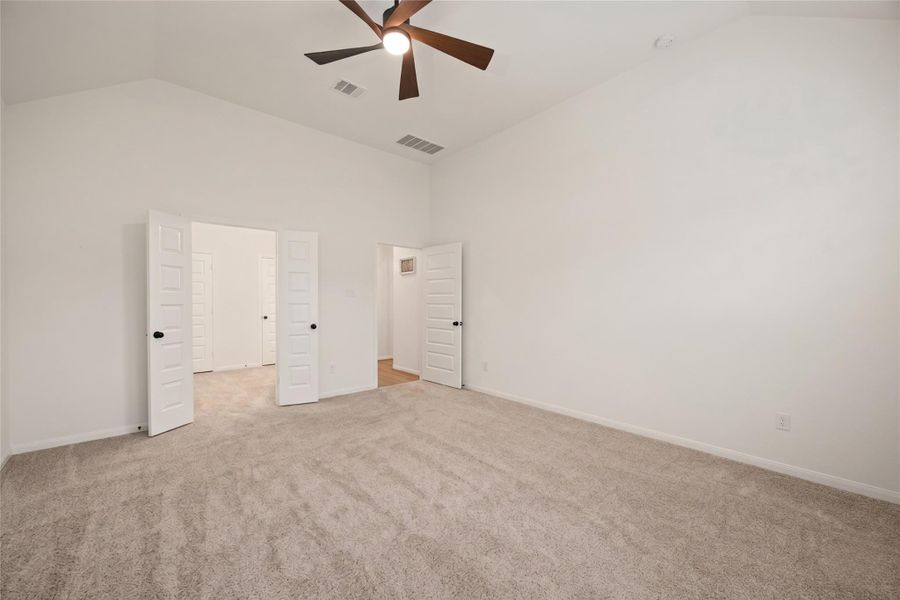 Spacious, unfurnished interior of a new home in Willowpoint, Tomball (Image 18). Spacious, unfurnished interior of a new home in Willowpoint, Tomball (Image 18).