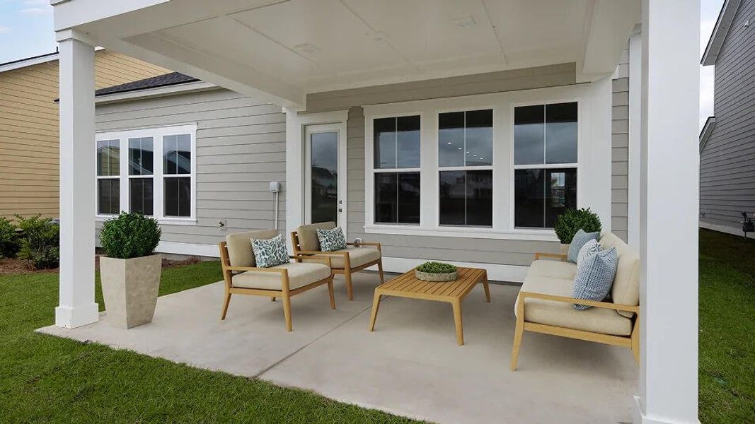 Exterior details and patio area of a home in Carnes Crossroads, Summerville (Image 2).