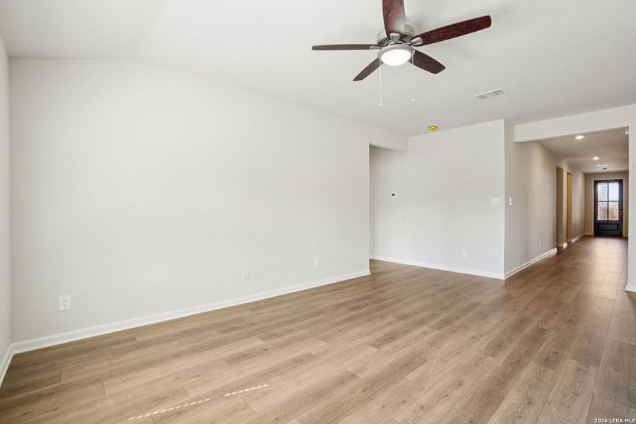 Spacious, unfurnished interior of a new home in Estancia Ranch - Classic Series, San Antonio (Image 35).