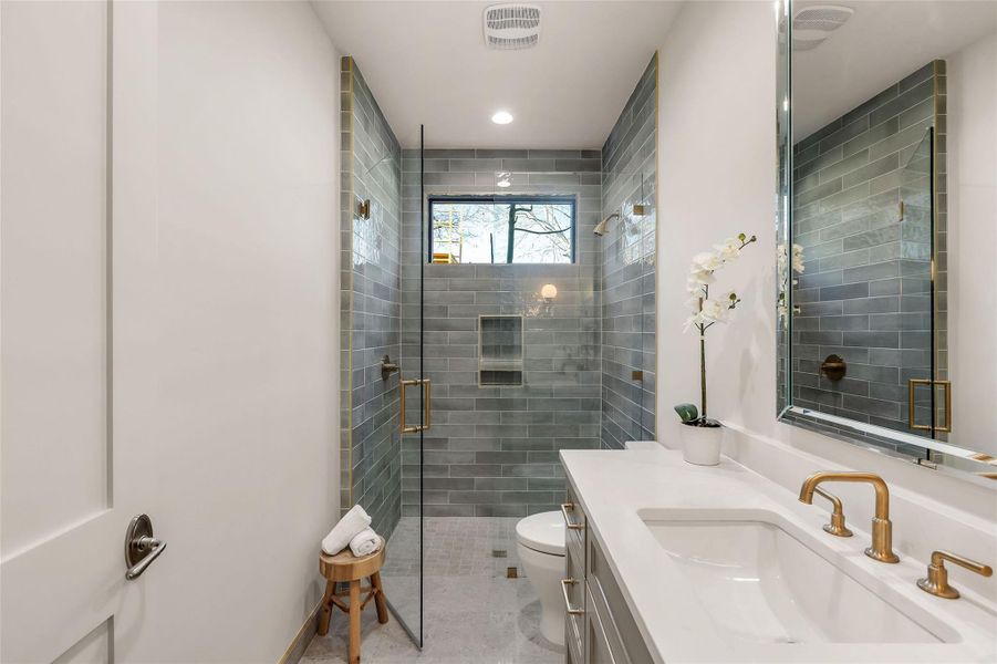 Furnished interior view inside a new home in , Austin (Image 27). Furnished interior view inside a new home in , Austin (Image 27).