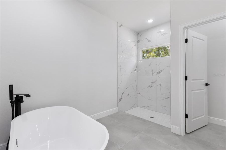 Furnished interior view inside a new home in , Ocala (Image 4).