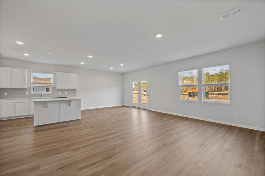 Spacious, unfurnished interior of a new home in Bradford Pointe, Summerville (Image 26).