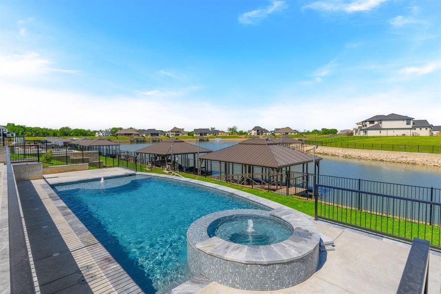 Community amenities in The Resort on Eagle Mt. Lake, Fort Worth (Image 31).