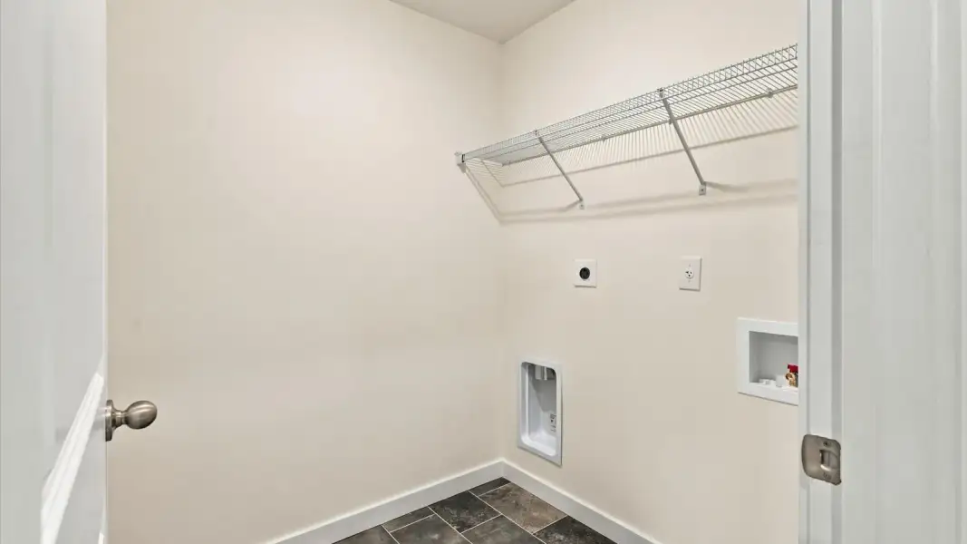 Representative unfurnished interior of a home built from the Glendale by D.R. Horton in Belhaven, Knoxville (Image 26).