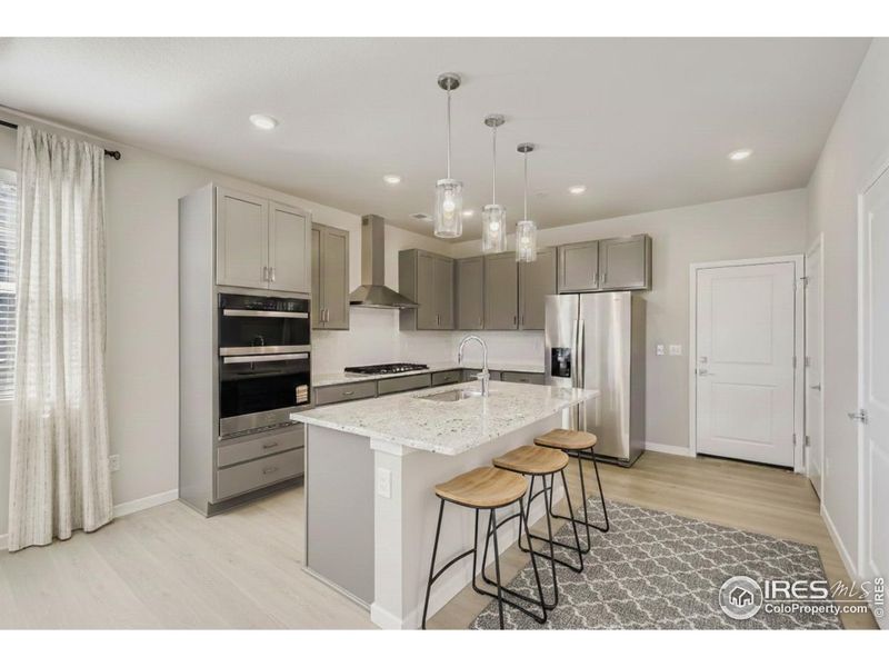 Upgraded appliances included