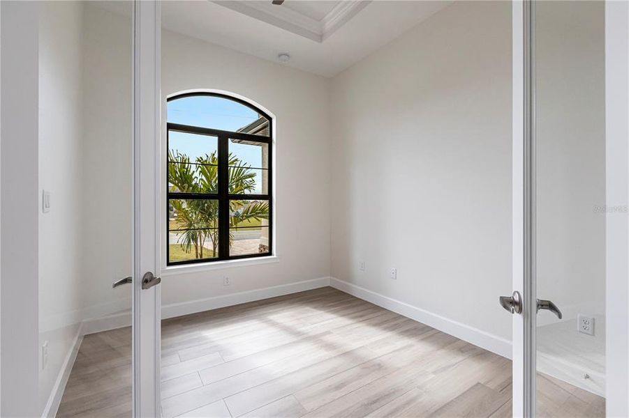 Spacious, unfurnished interior of a new home in , Port Charlotte (Image 34).