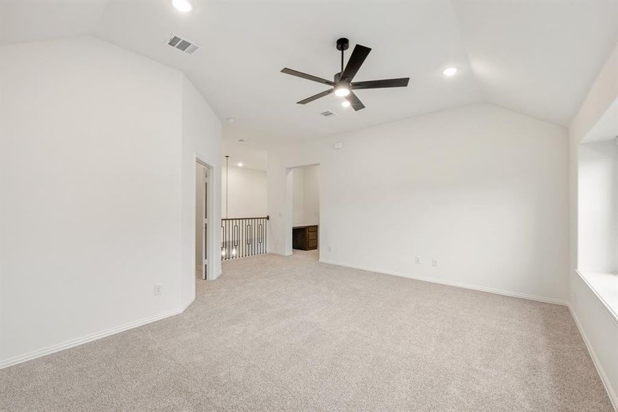 Spacious, unfurnished interior of a new home in Villages of Hurricane Creek, Anna (Image 38).