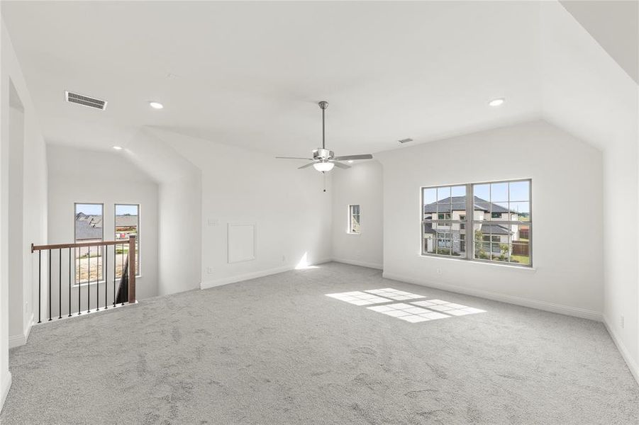 19. 332 Bay Laurel - Game