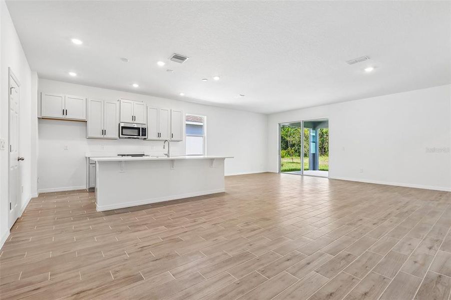 Spacious, unfurnished interior of a new home in Brack Ranch, St. Cloud (Image 19).