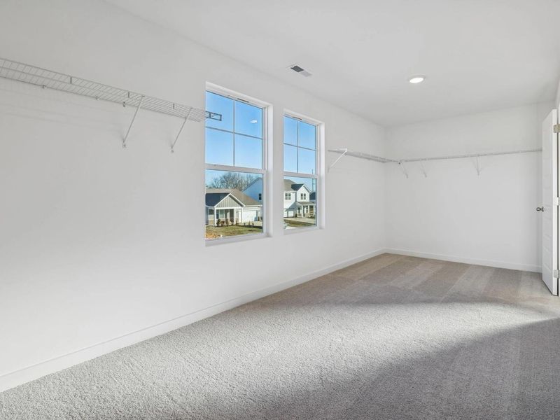Spacious, unfurnished interior of a new home in Sage Farms, White House (Image 30).