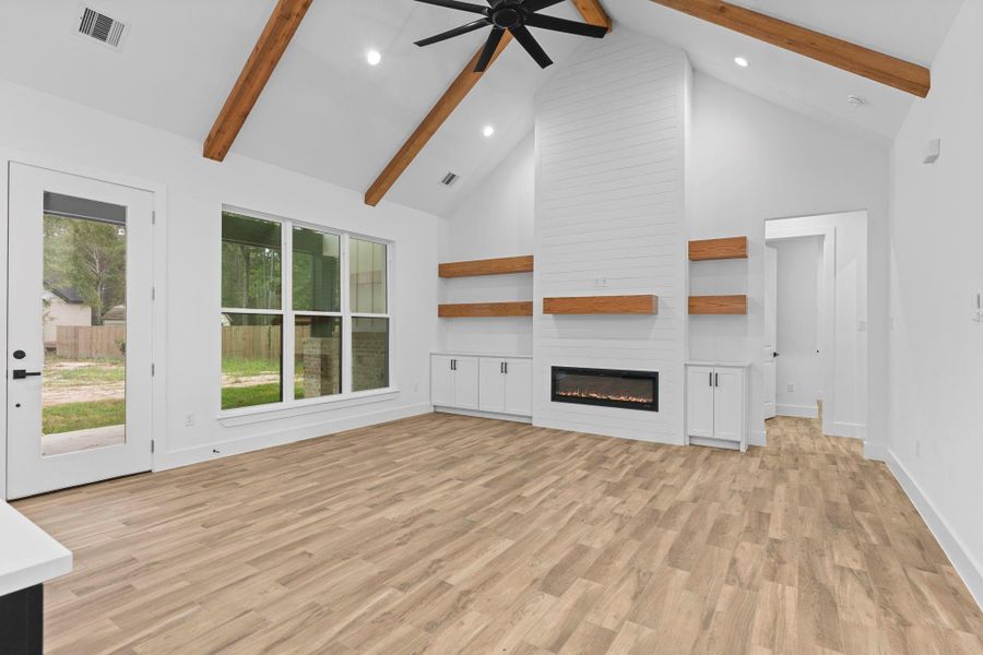 Spacious, unfurnished interior of a new home in , New Caney (Image 15).