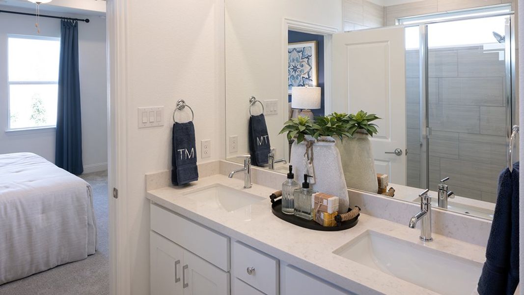 Furnished interior view inside a new home in Madero 50s, Fort Worth (Image 3).