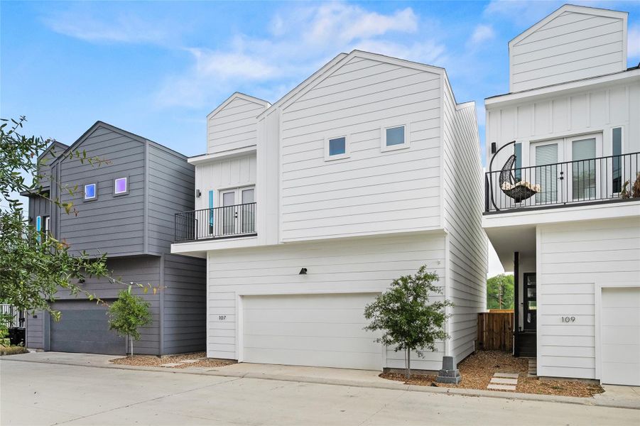 Front exterior of a new home in , Houston, TX, highlighting curb appeal (Image 22).