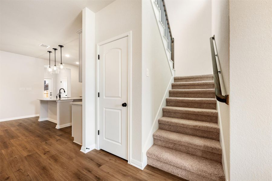 Representative images and renderings are for illustrative purposes. Actual structural options and design finishes of home may vary.