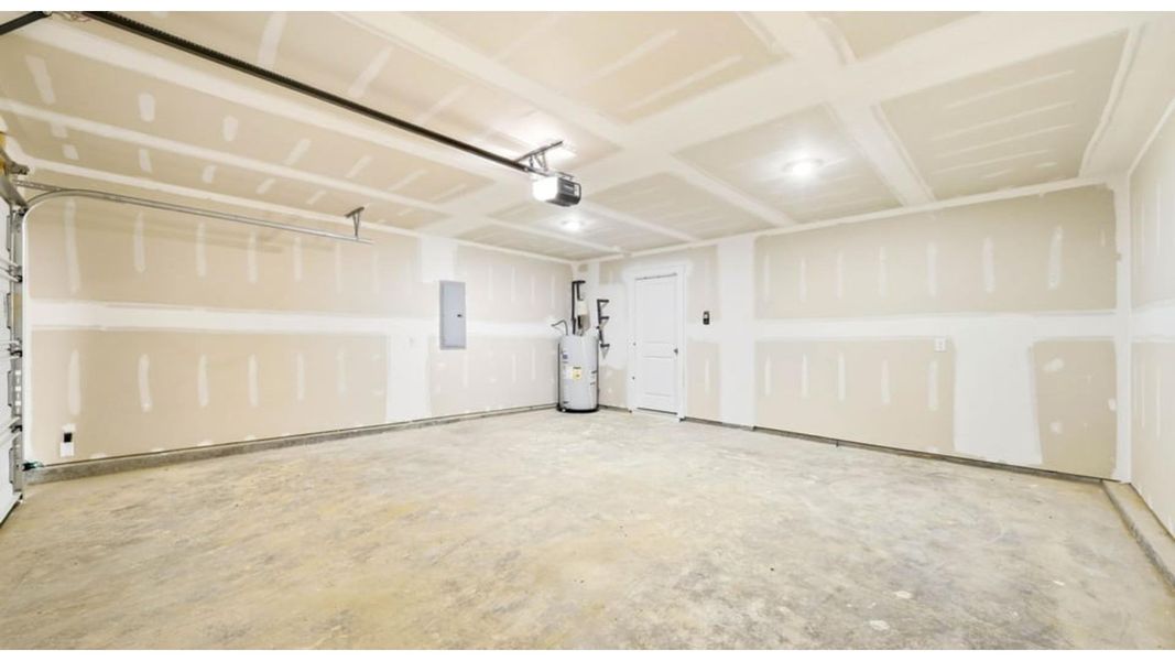 Spacious, unfurnished interior of a new home in Johnson Farms, Greeneville (Image 23).