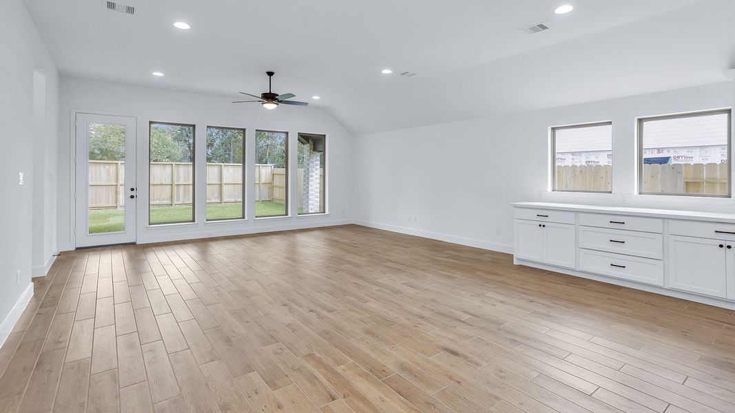 Spacious, unfurnished interior of a new home in Grand Central Park, Conroe (Image 139).