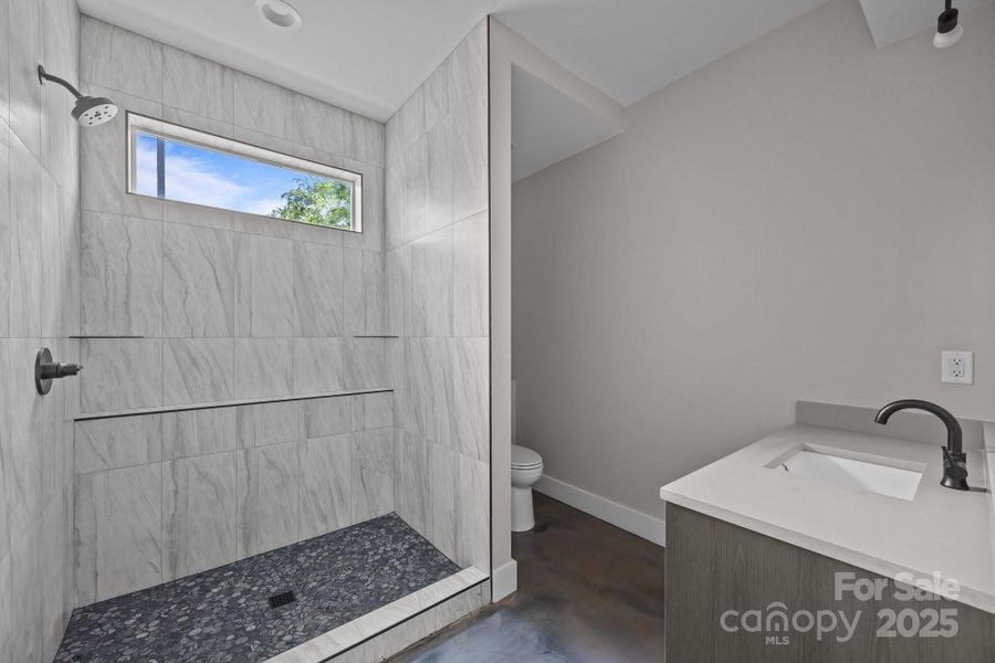 Lower level full bath