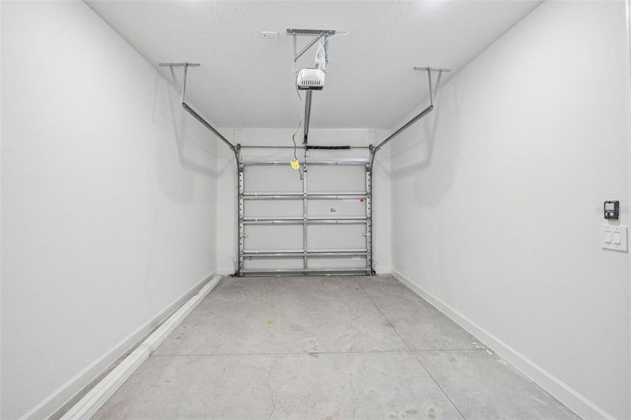 Spacious, unfurnished interior of a new home in Montague Chase, Tampa (Image 6).