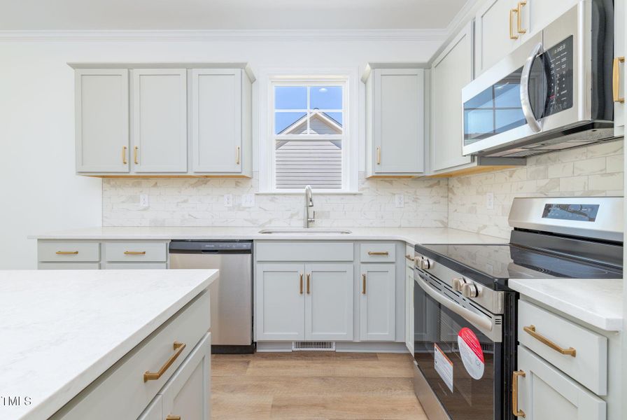 2-web-or-mls-127-Nutbush-2