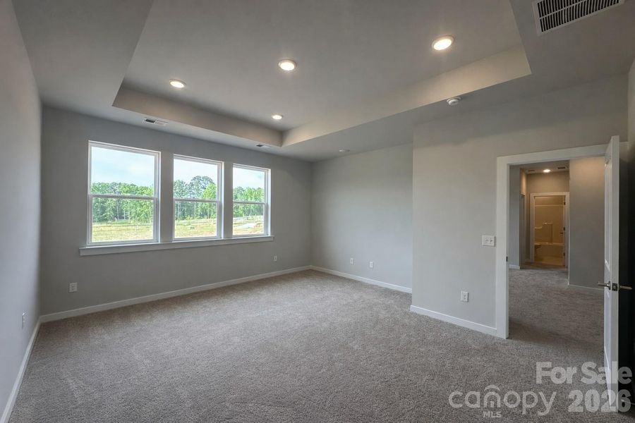 Spacious, unfurnished interior of a new home in Hardy Pond, Rock Hill (Image 12).