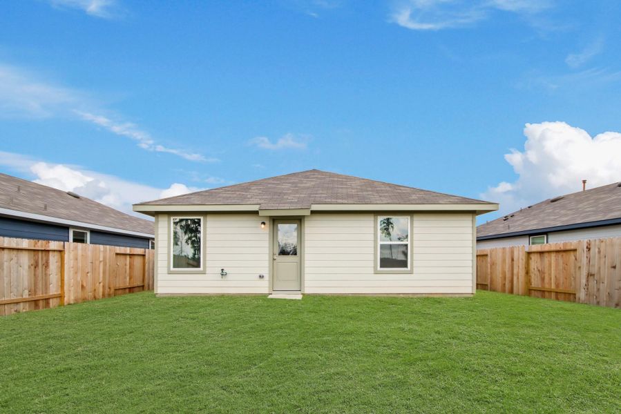 Exterior details and patio area of a home in Presswoods, Splendora (Image 3).