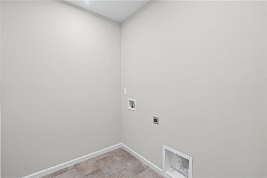 Spacious, unfurnished interior of a new home in Twin Lakes, Hoschton (Image 35).