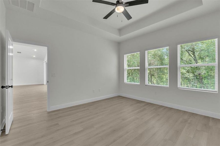 Spacious, unfurnished interior of a new home in , Fruitland Park (Image 31).
