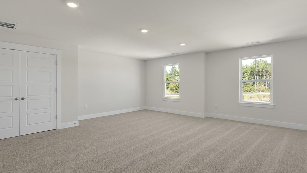 Spacious, unfurnished interior of a new home in Sidbury Station, Castle Hayne (Image 30).