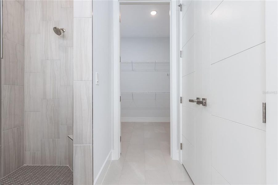 Image 38 of a home in Toscana.