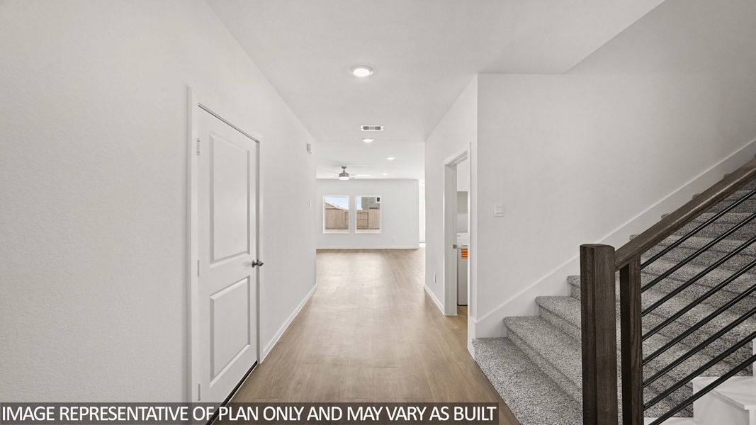 Spacious, unfurnished interior of a new home in Sunterra, Katy (Image 14).