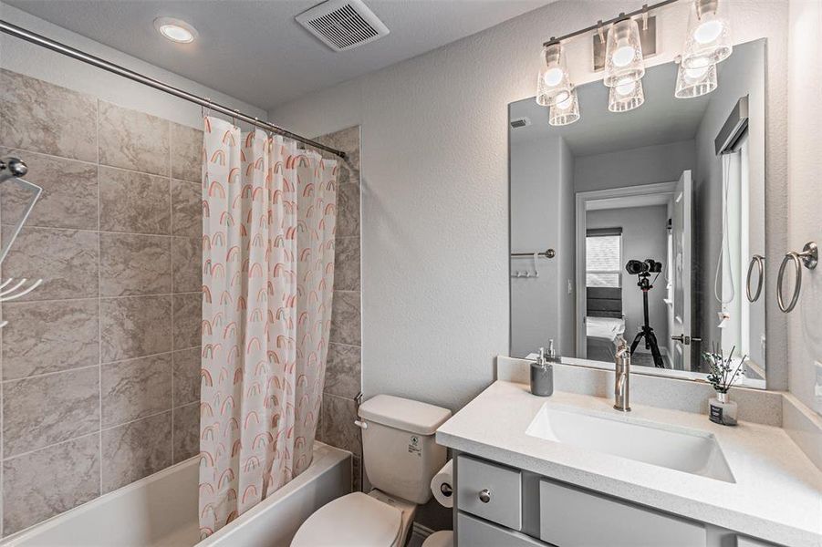 Furnished interior view inside a new home in Stoneridge, Melissa (Image 12).