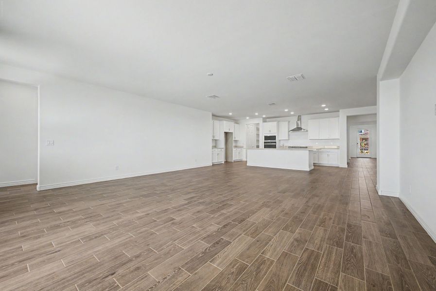 Spacious, unfurnished interior of a new home in Miravida, Surprise (Image 9). Spacious, unfurnished interior of a new home in Miravida, Surprise (Image 9).