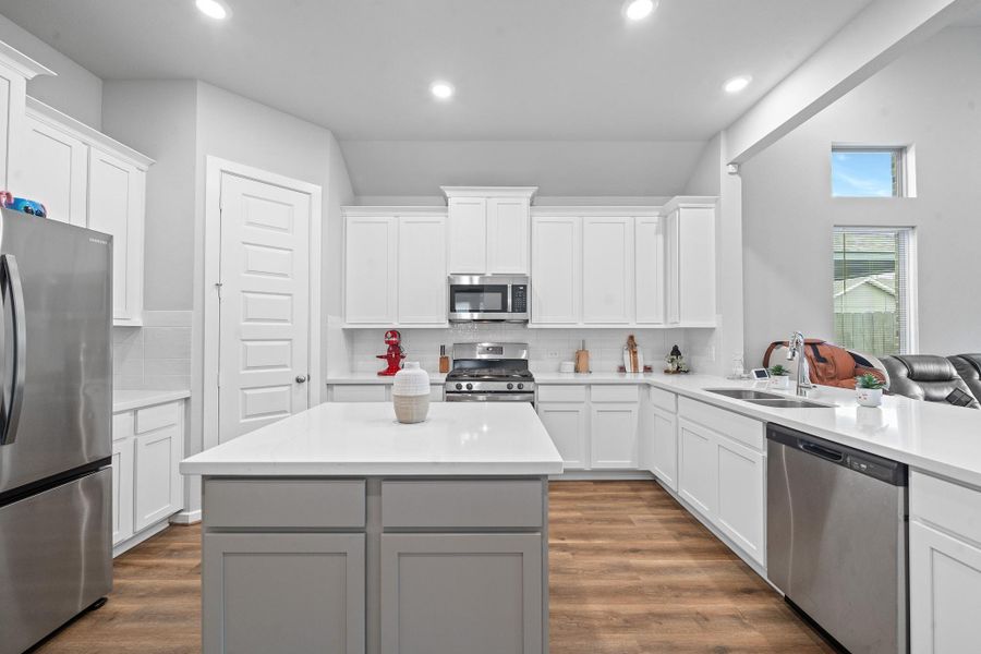 Furnished interior view inside a new home in Marvida 45', Cypress (Image 28). Furnished interior view inside a new home in Marvida 45', Cypress (Image 28).