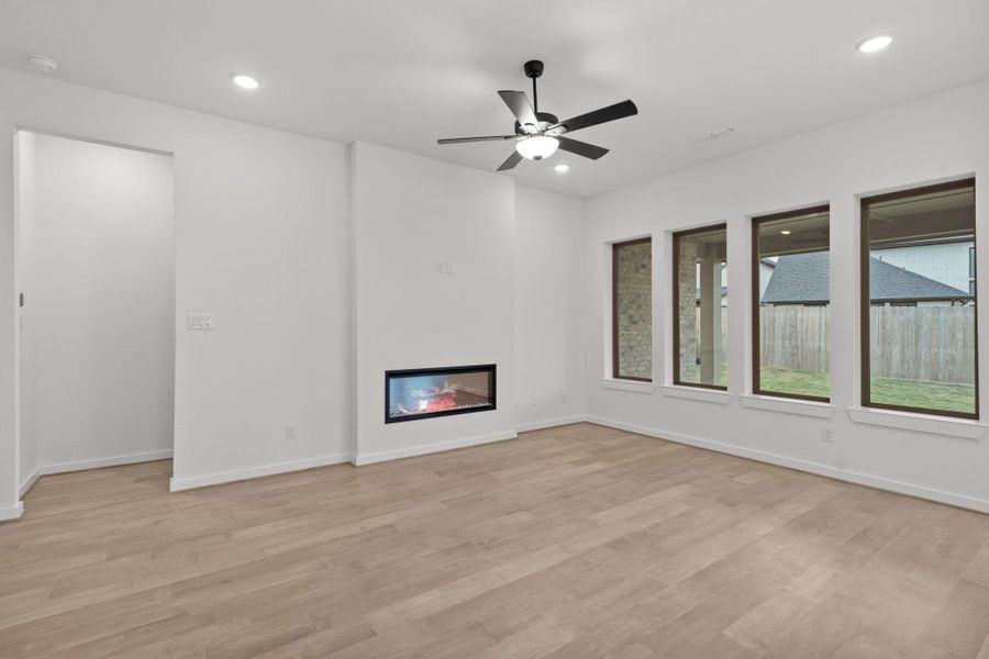 Spacious, unfurnished interior of a new home in Harvest Green - Final Opportunities, Richmond (Image 21).