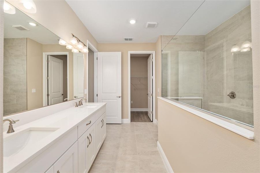 Furnished interior view inside a new home in , Ocala (Image 18).