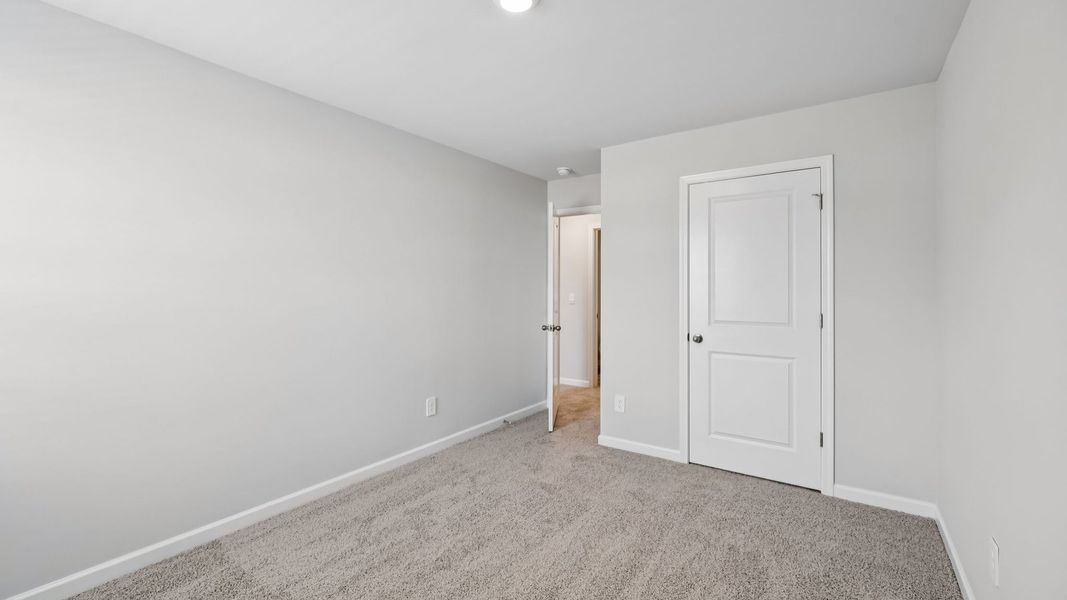 Representative unfurnished interior of a home built from the CABRAL by D.R. Horton in River Landing, Murfreesboro (Image 31).