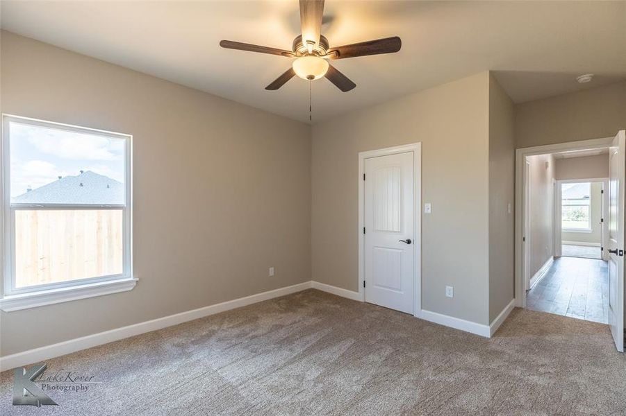 Spacious, unfurnished interior of a new home in , Abilene (Image 12).