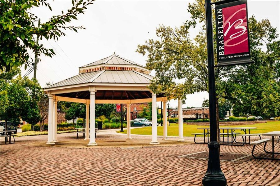 Front exterior of a new home in Rosewood Lake Estates, Hoschton, GA, highlighting curb appeal (Image 72).