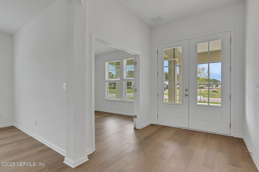 Spacious, unfurnished interior of a new home in Hyland Trail, Green Cove Springs (Image 25). Spacious, unfurnished interior of a new home in Hyland Trail, Green Cove Springs (Image 25).